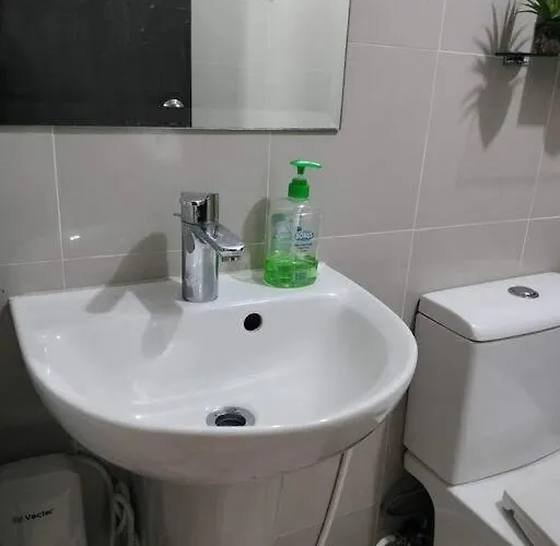 Cubao Manhattan Heights, Unit 8bc Tower B, 1 Br